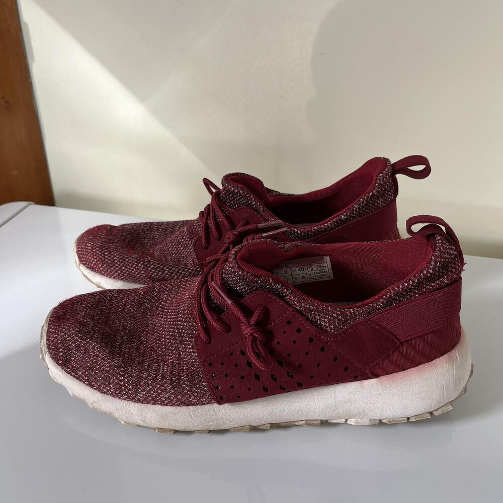 Hey Dude‎ Shoes Womens Size 9 Red Knit Lightweight Casual Lace Up Foam Sneakers